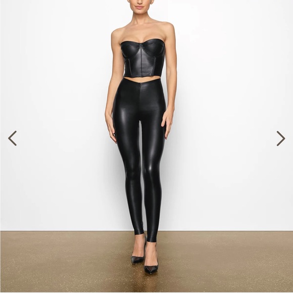 Skims faux leather corset bustier in onyx black - Picture 2 of 7